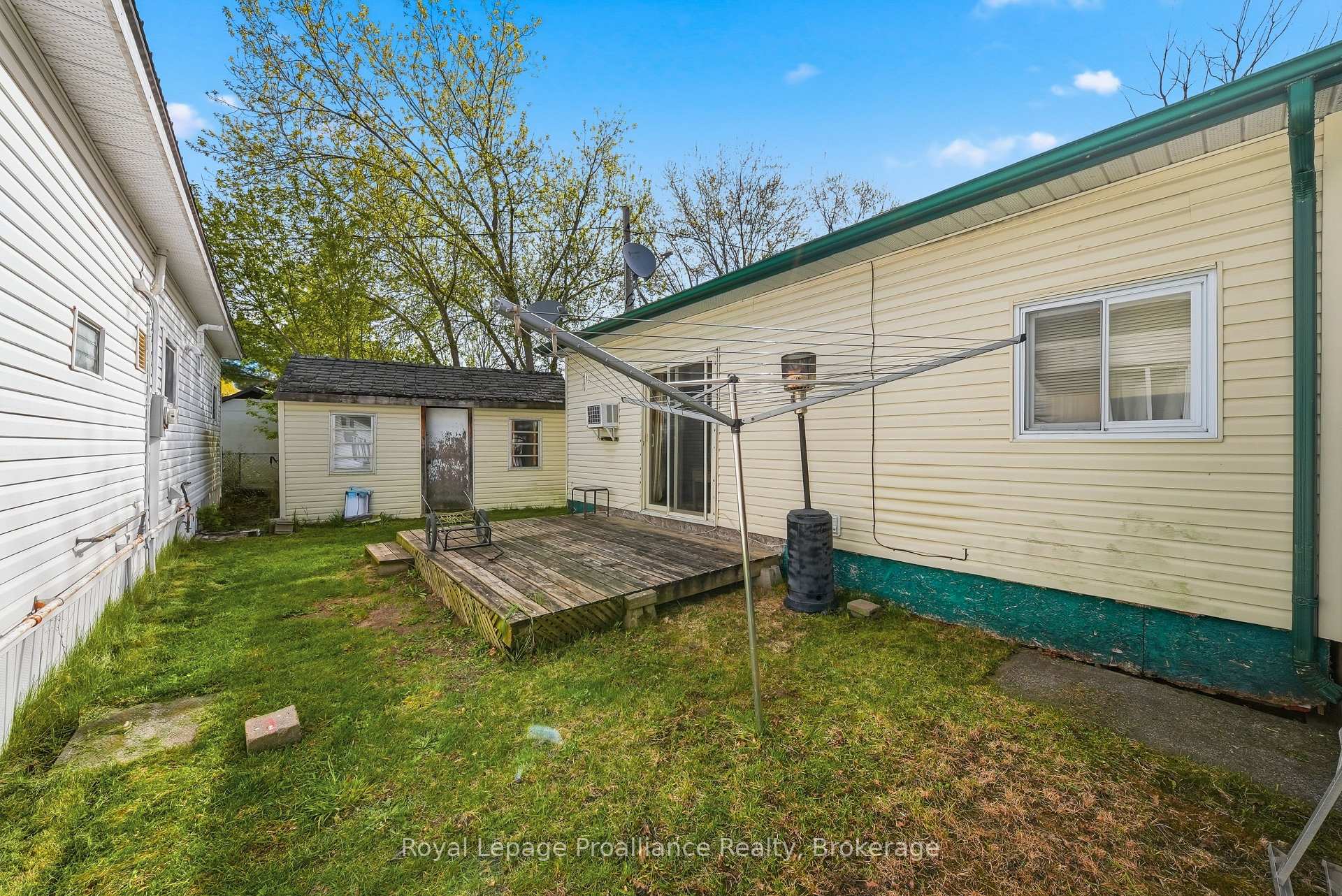Photo 23 of Unit 39, 63 Whites Road, Quinte West, Sidney Ward — HOMEH