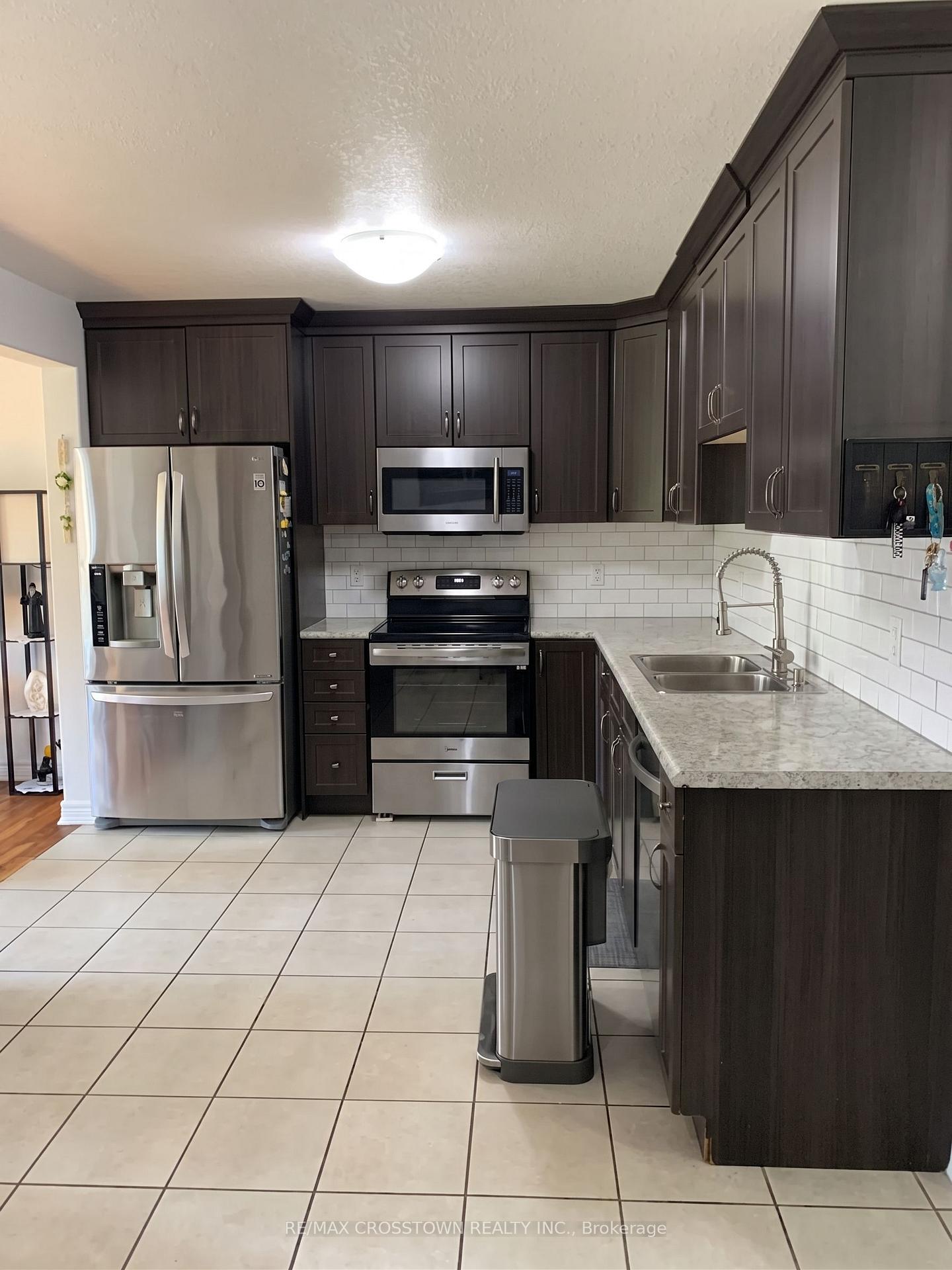 Photo 5 of 153 Hutchinson Drive, New Tecumseth, Alliston — HOMEH