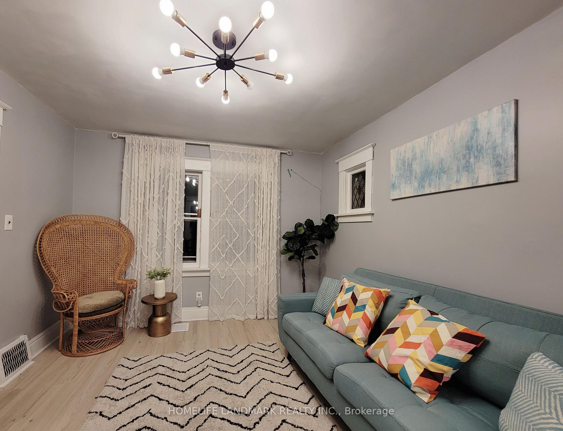 Photo 2 of 5765 Byng Avenue, Niagara Falls, Hospital — HOMEH