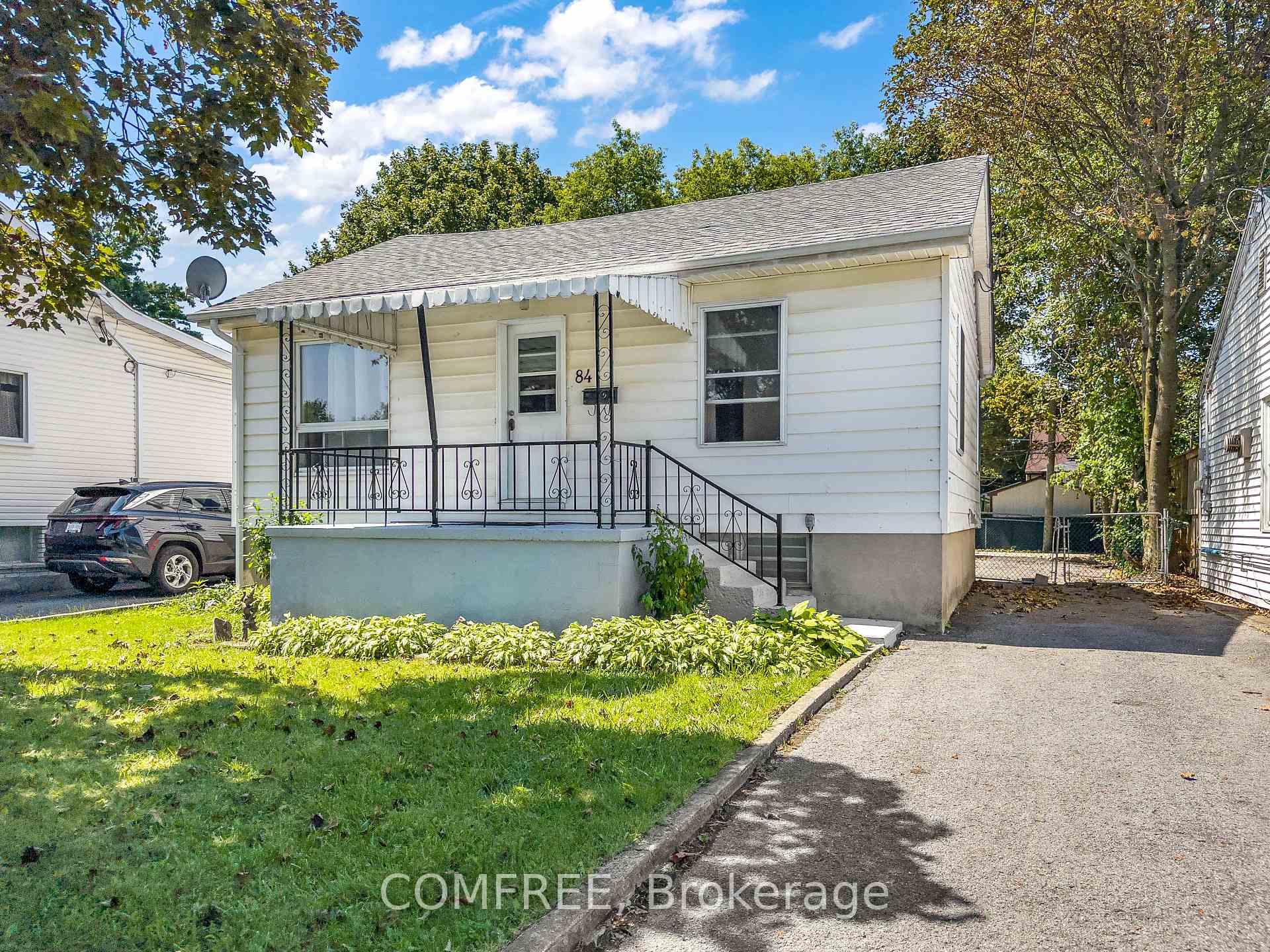 Photo 2 of 84 Carleton Street, Kingston, East of Sir John A. Blvd — HOMEH