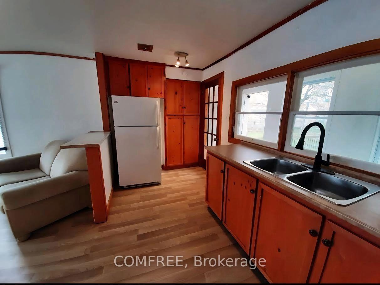 Photo 20 of 84 Carleton Street, Kingston, East of Sir John A. Blvd — HOMEH