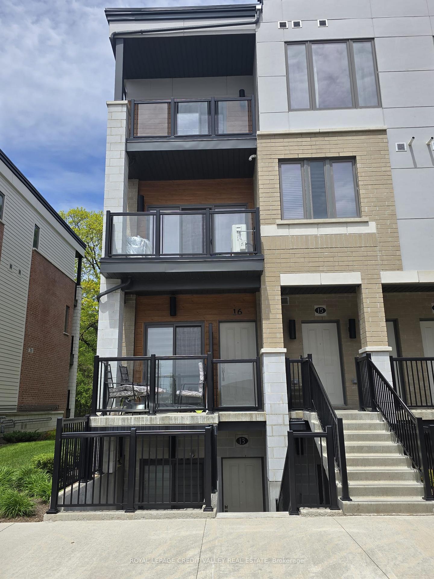Photo 3 of Unit 13, 25 Isherwood Avenue E, Cambridge, Galt City Centre — HOMEH