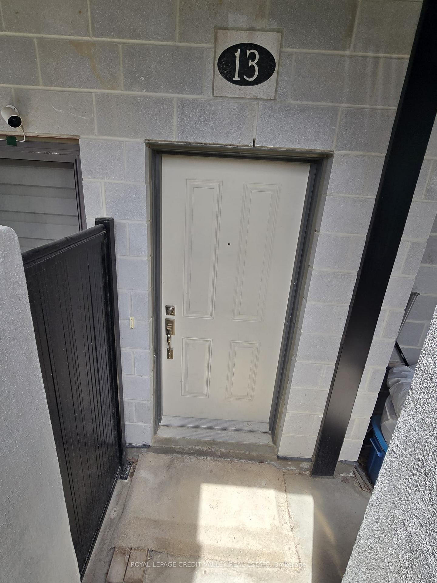Photo 5 of Unit 13, 25 Isherwood Avenue E, Cambridge, Galt City Centre — HOMEH