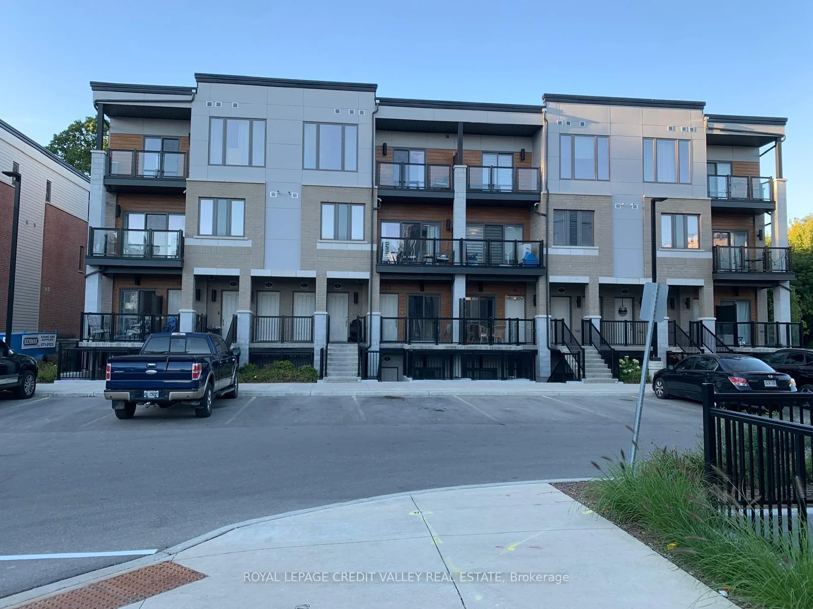 Photo 1 of Unit 13, 25 Isherwood Avenue E, Cambridge, Galt City Centre — HOMEH