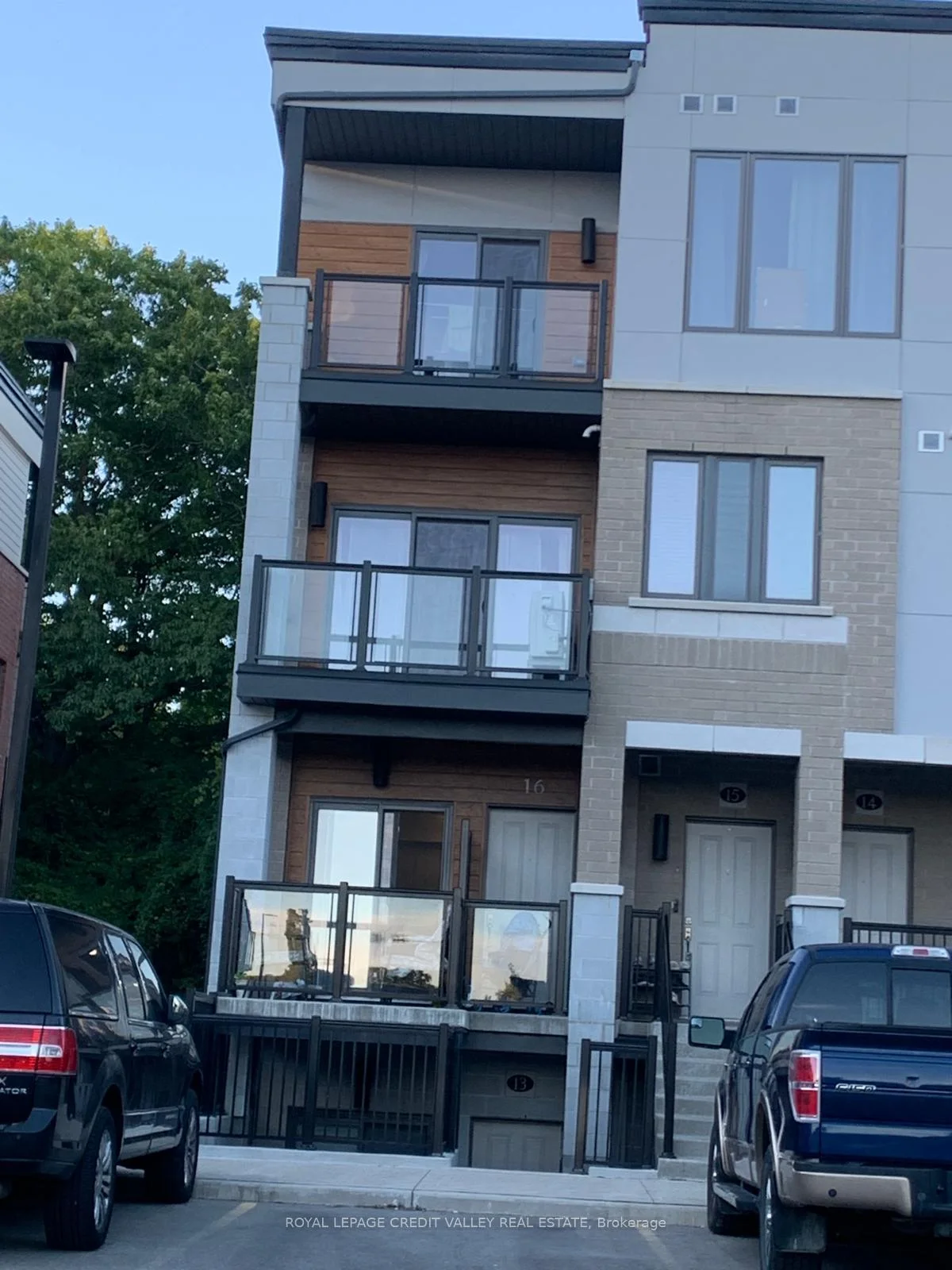 Photo 4 of Unit 13, 25 Isherwood Avenue E, Cambridge, Galt City Centre — HOMEH