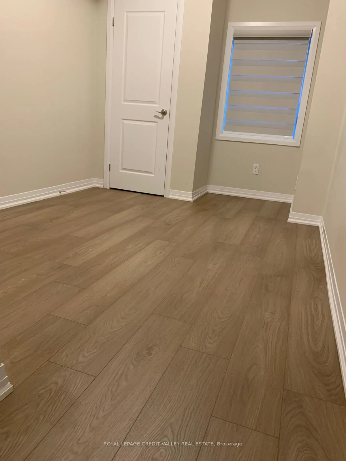 Photo 13 of Unit 13, 25 Isherwood Avenue E, Cambridge, Galt City Centre — HOMEH