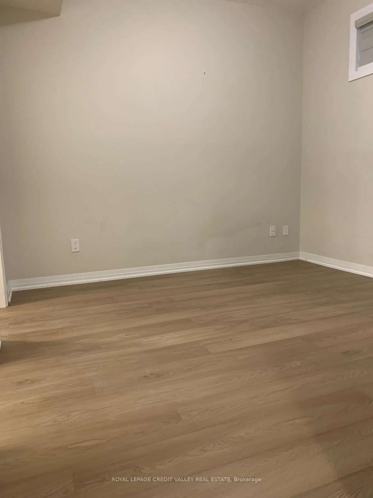 Photo 23 of Unit 13, 25 Isherwood Avenue E, Cambridge, Galt City Centre — HOMEH