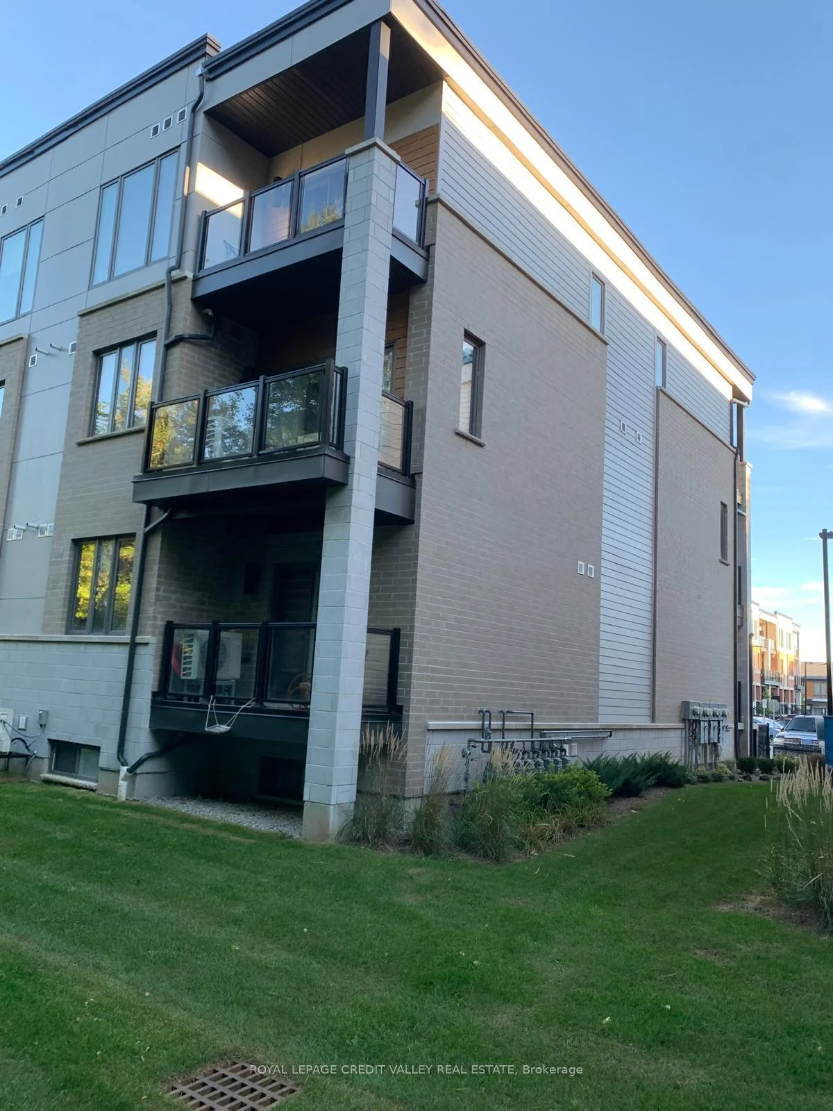 Photo 24 of Unit 13, 25 Isherwood Avenue E, Cambridge, Galt City Centre — HOMEH