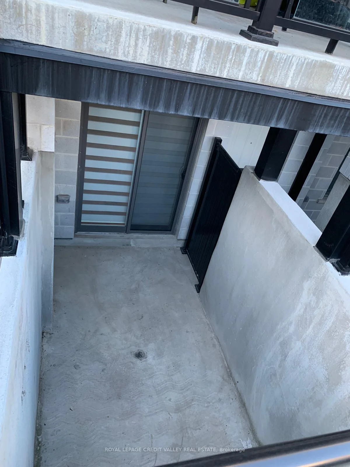 Photo 25 of Unit 13, 25 Isherwood Avenue E, Cambridge, Galt City Centre — HOMEH