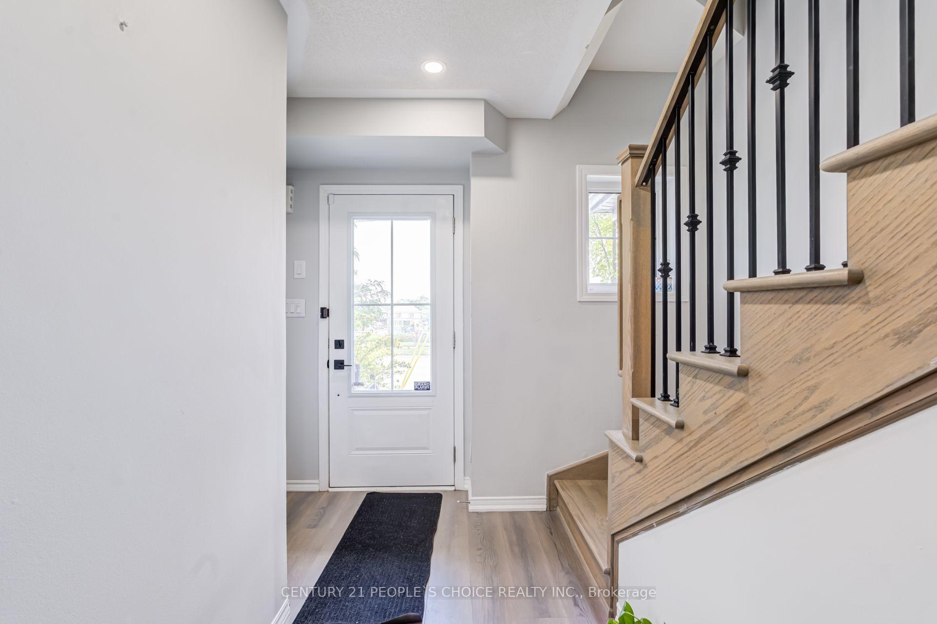 Photo 5 of 18 Jerome Way, Clarington, Bowmanville — HOMEH