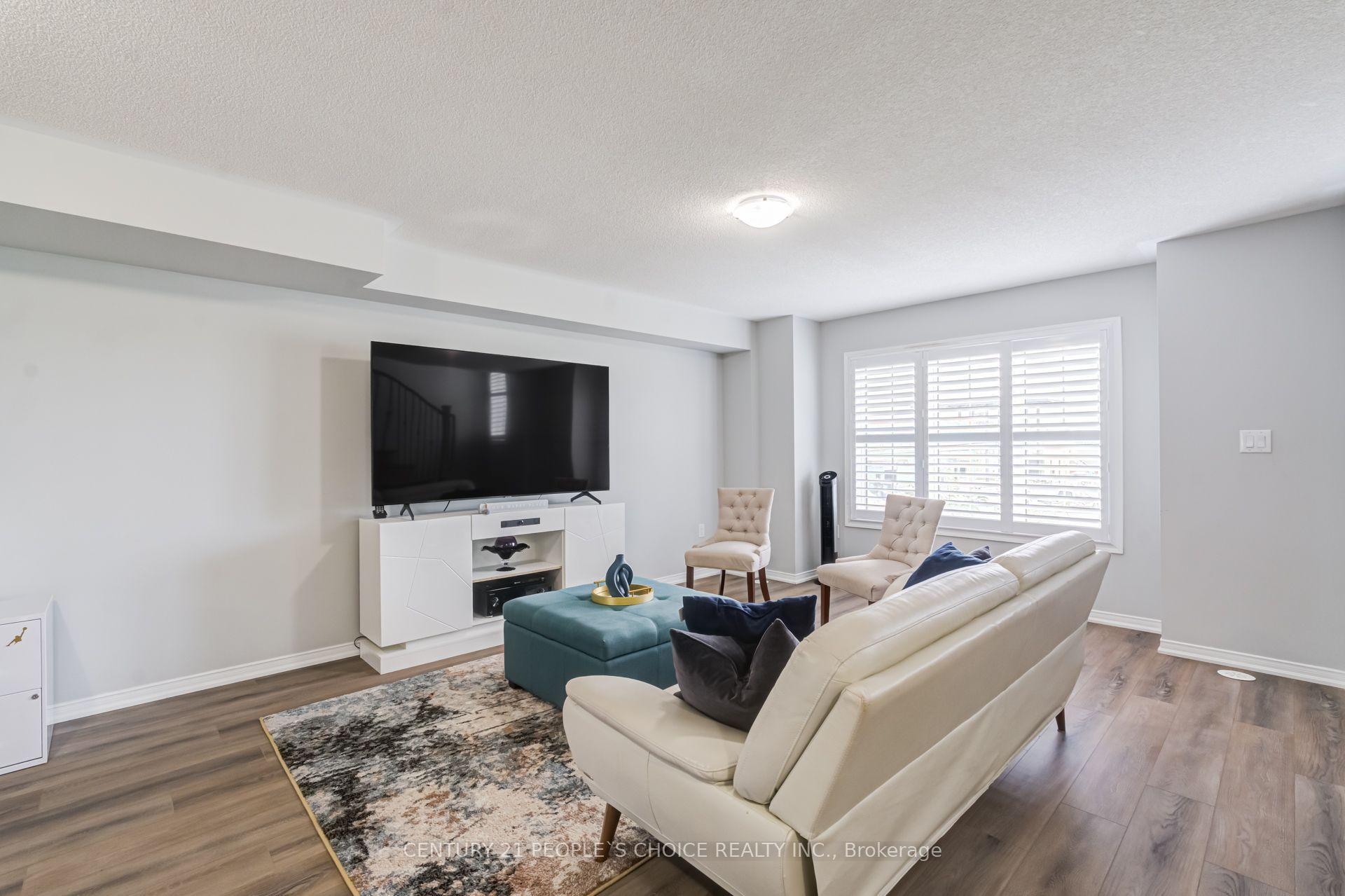 Photo 10 of 18 Jerome Way, Clarington, Bowmanville — HOMEH