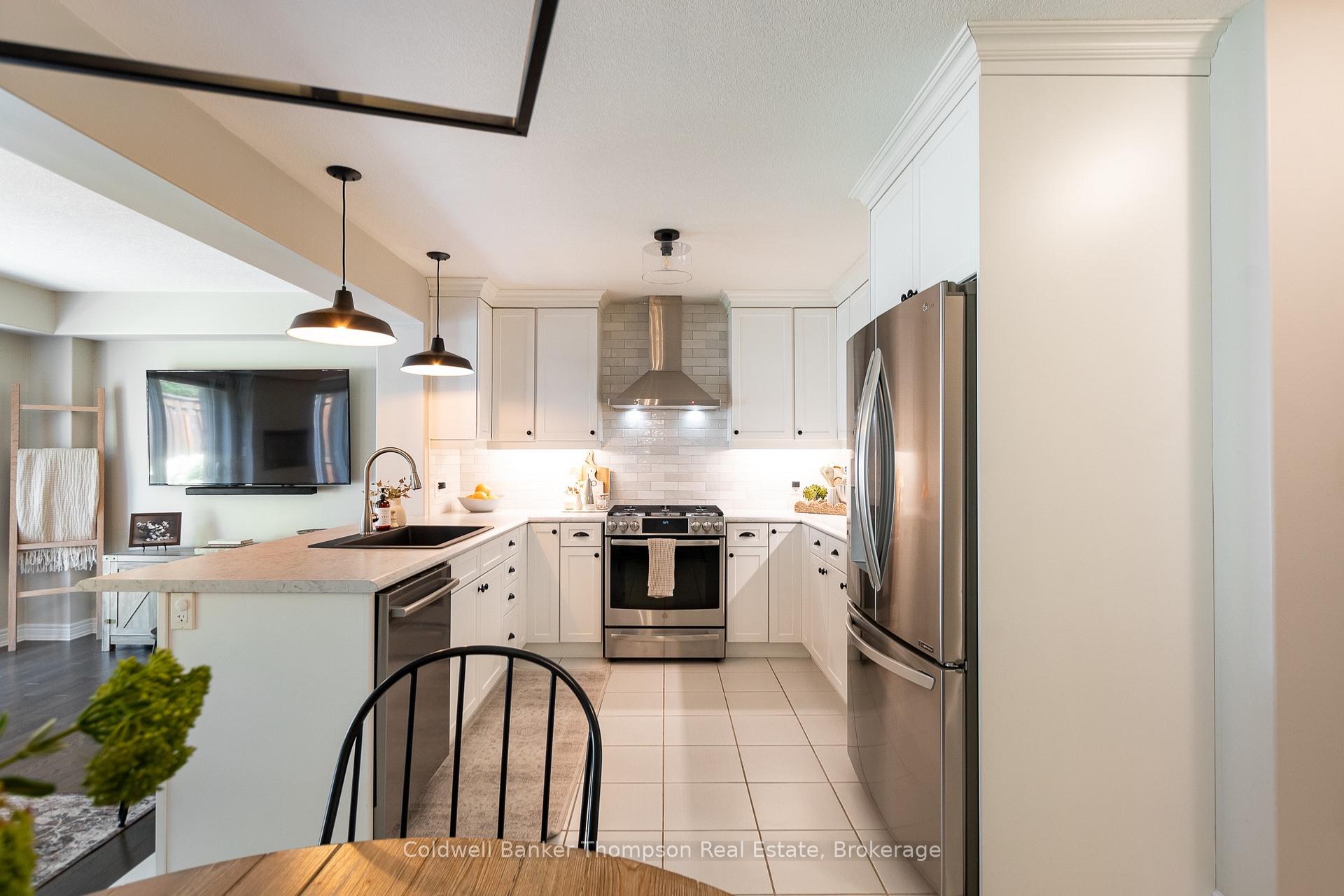 Photo 7 of 12 Spalding Crescent, Huntsville, Chaffey — HOMEH