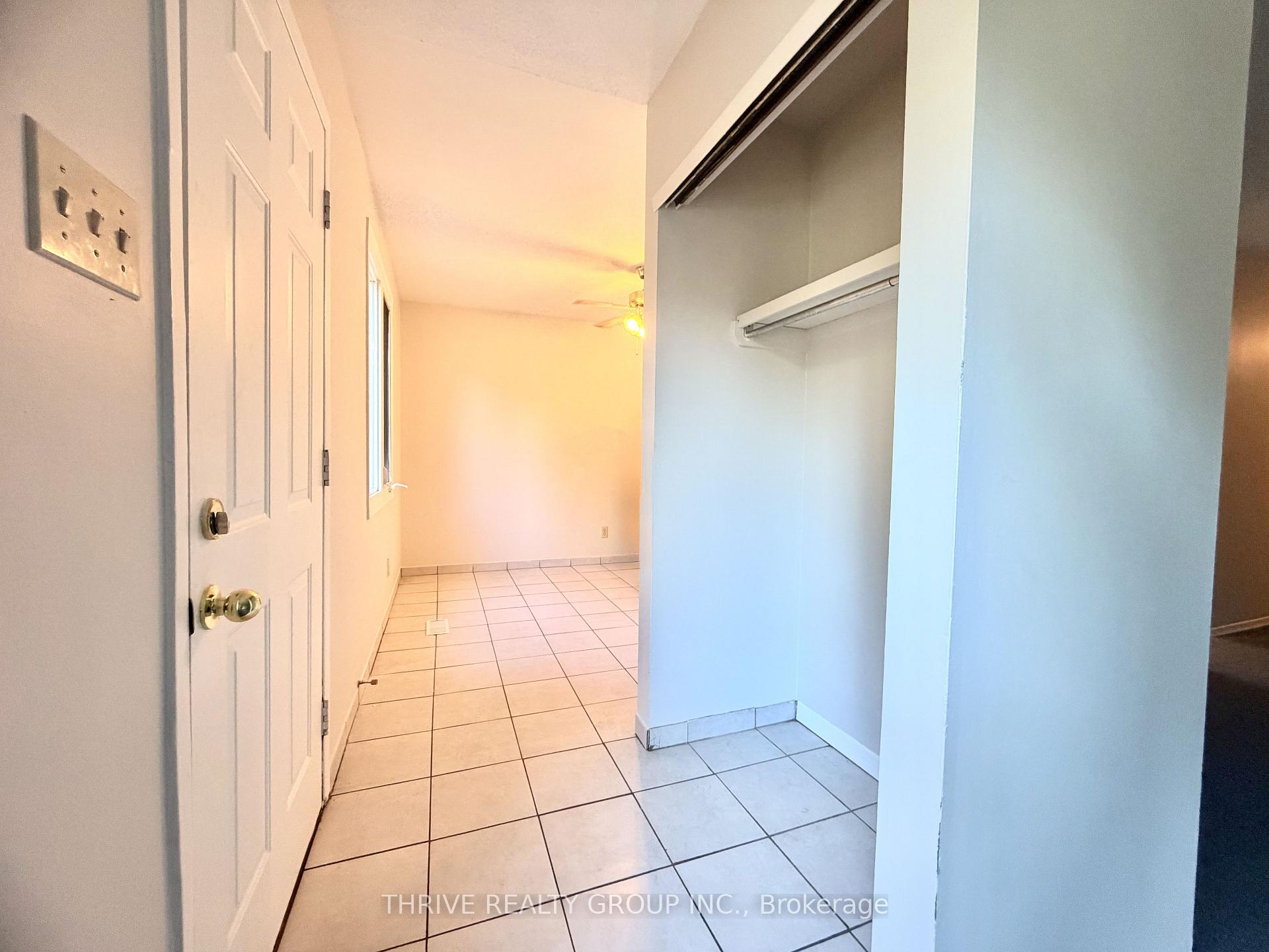Photo 3 of 202 Muriel Crescent, London, South X — HOMEH