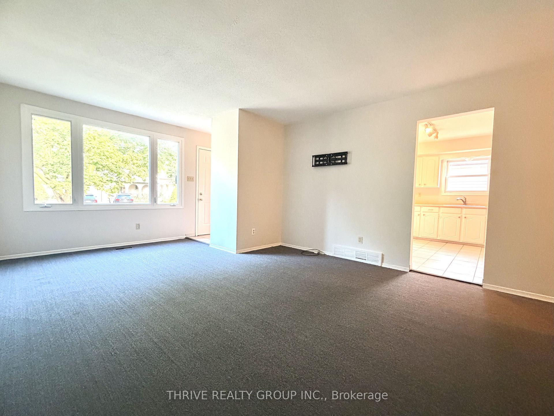 Photo 10 of 202 Muriel Crescent, London, South X — HOMEH