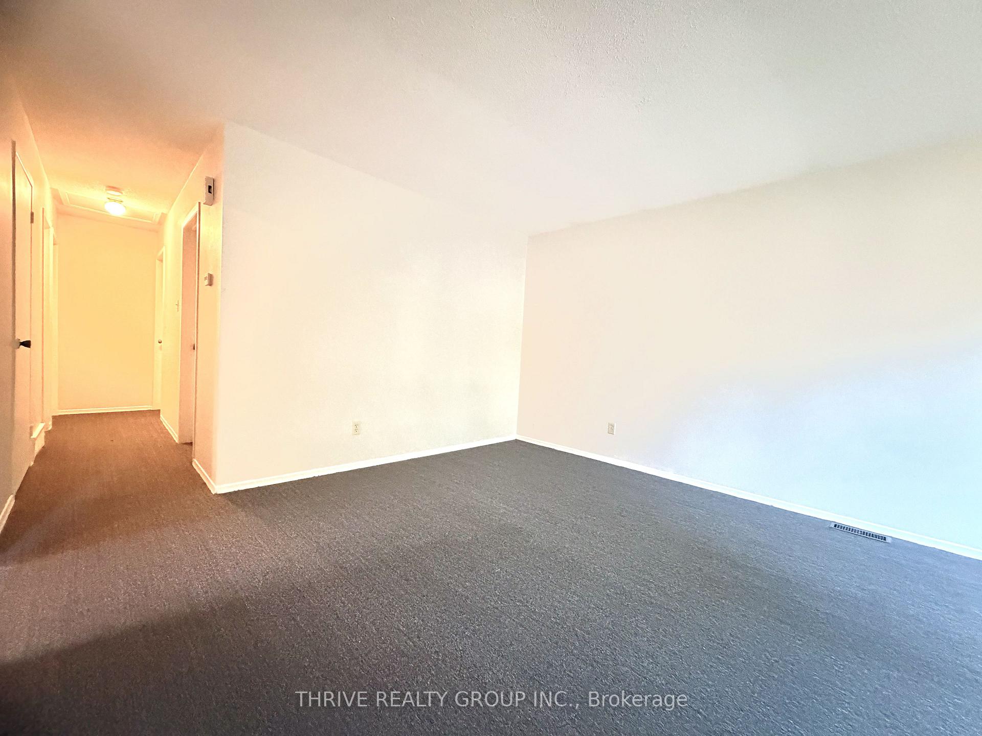 Photo 11 of 202 Muriel Crescent, London, South X — HOMEH