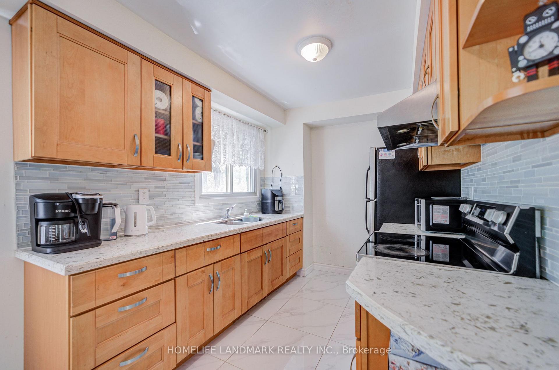 Photo 10 of 6 Thunder Grove, Scarborough, Agincourt North — HOMEH