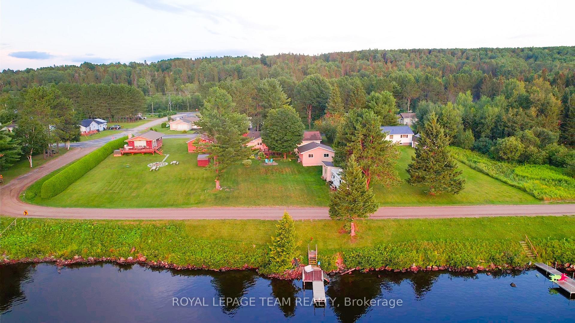 Photo 5 of 76 Lake Street, South Algonquin — HOMEH