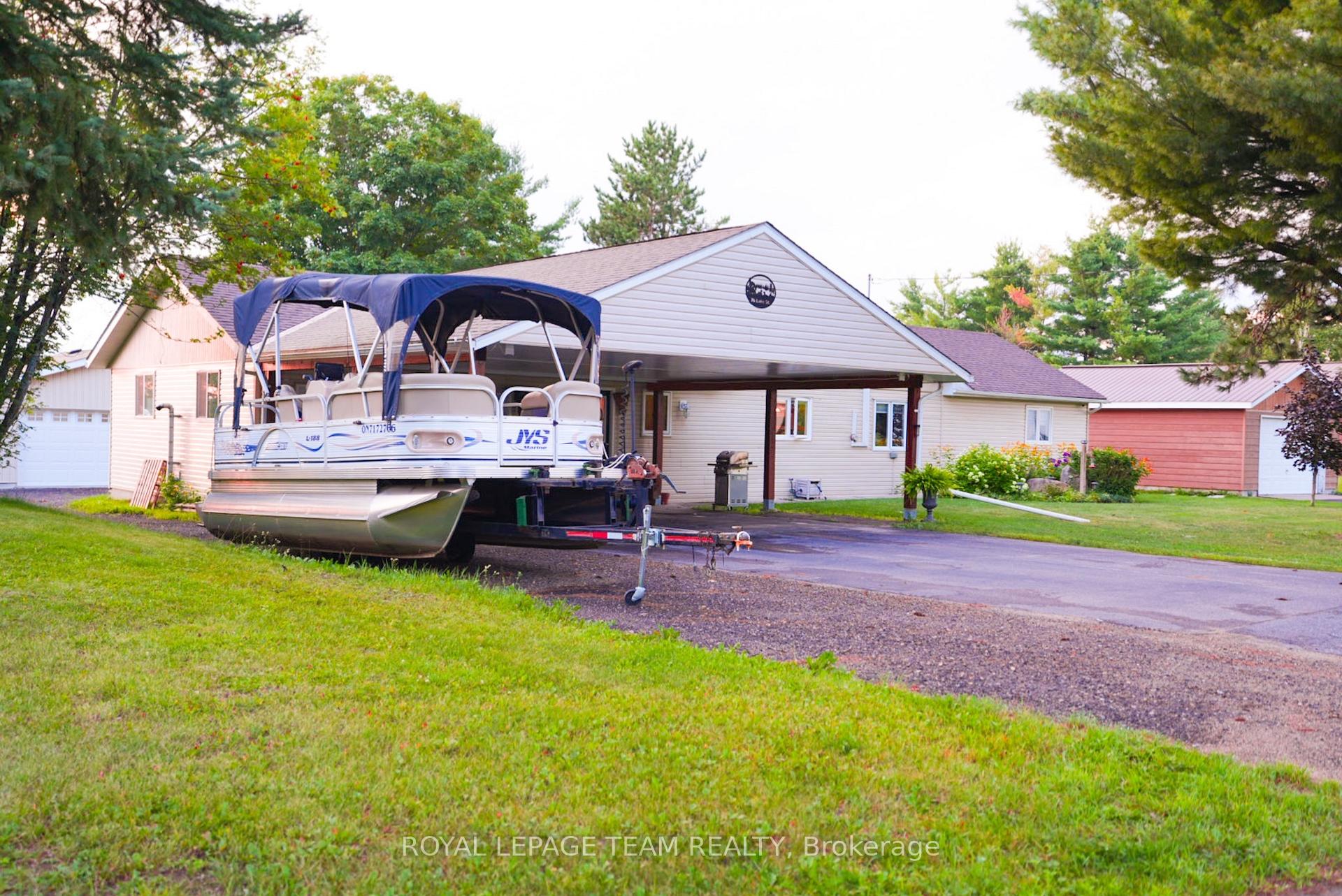 Photo 8 of 76 Lake Street, South Algonquin — HOMEH