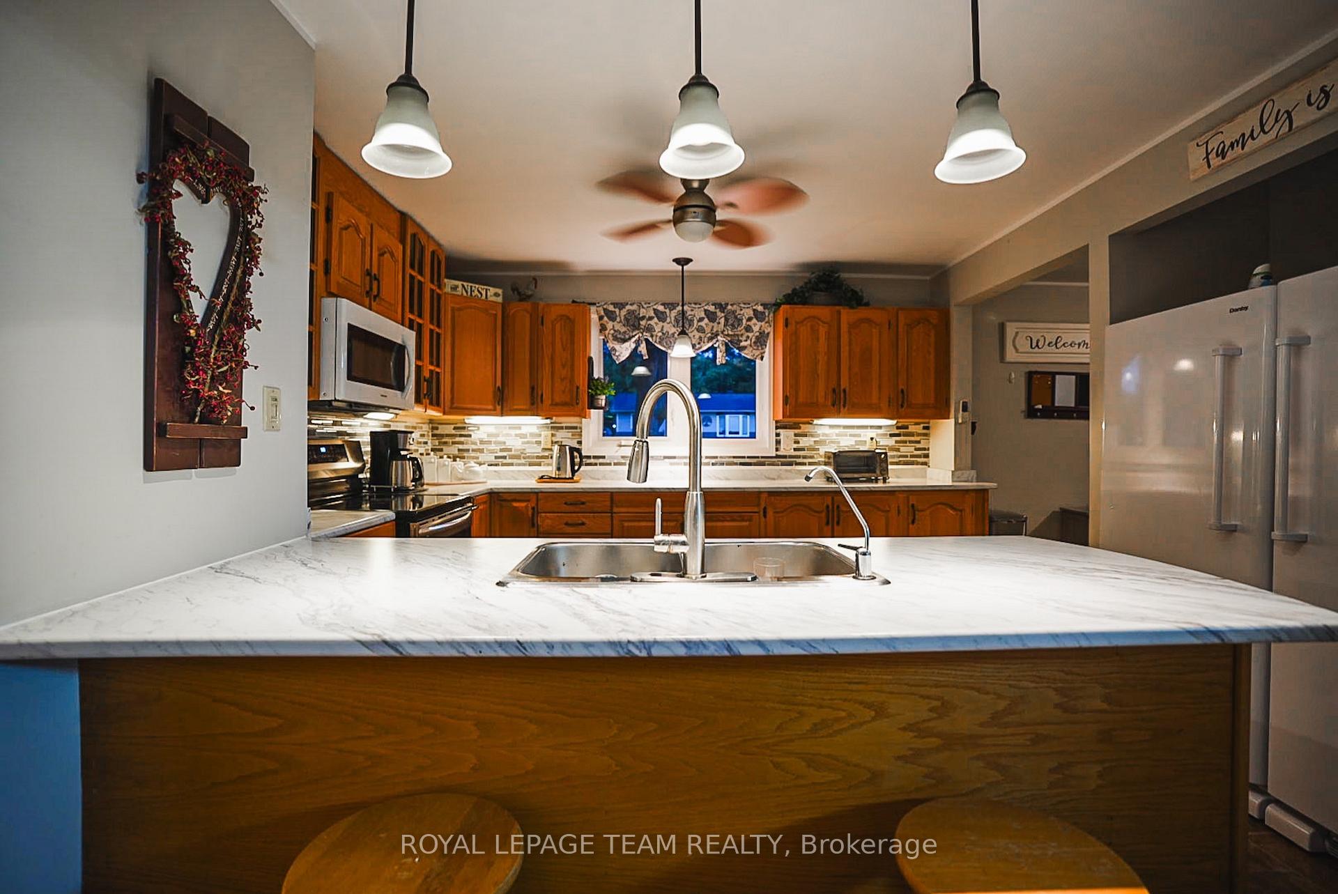Photo 17 of 76 Lake Street, South Algonquin — HOMEH