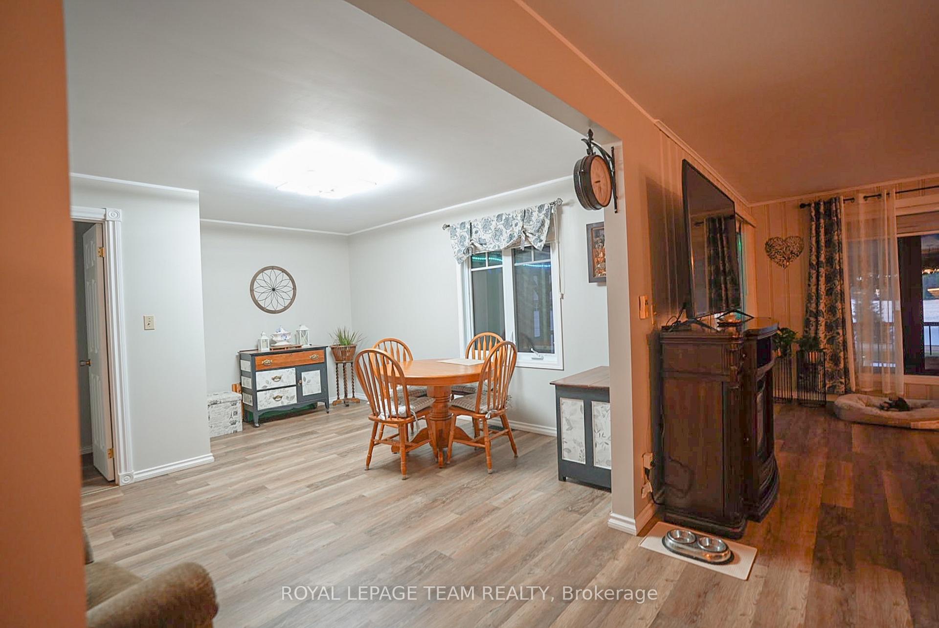 Photo 18 of 76 Lake Street, South Algonquin — HOMEH