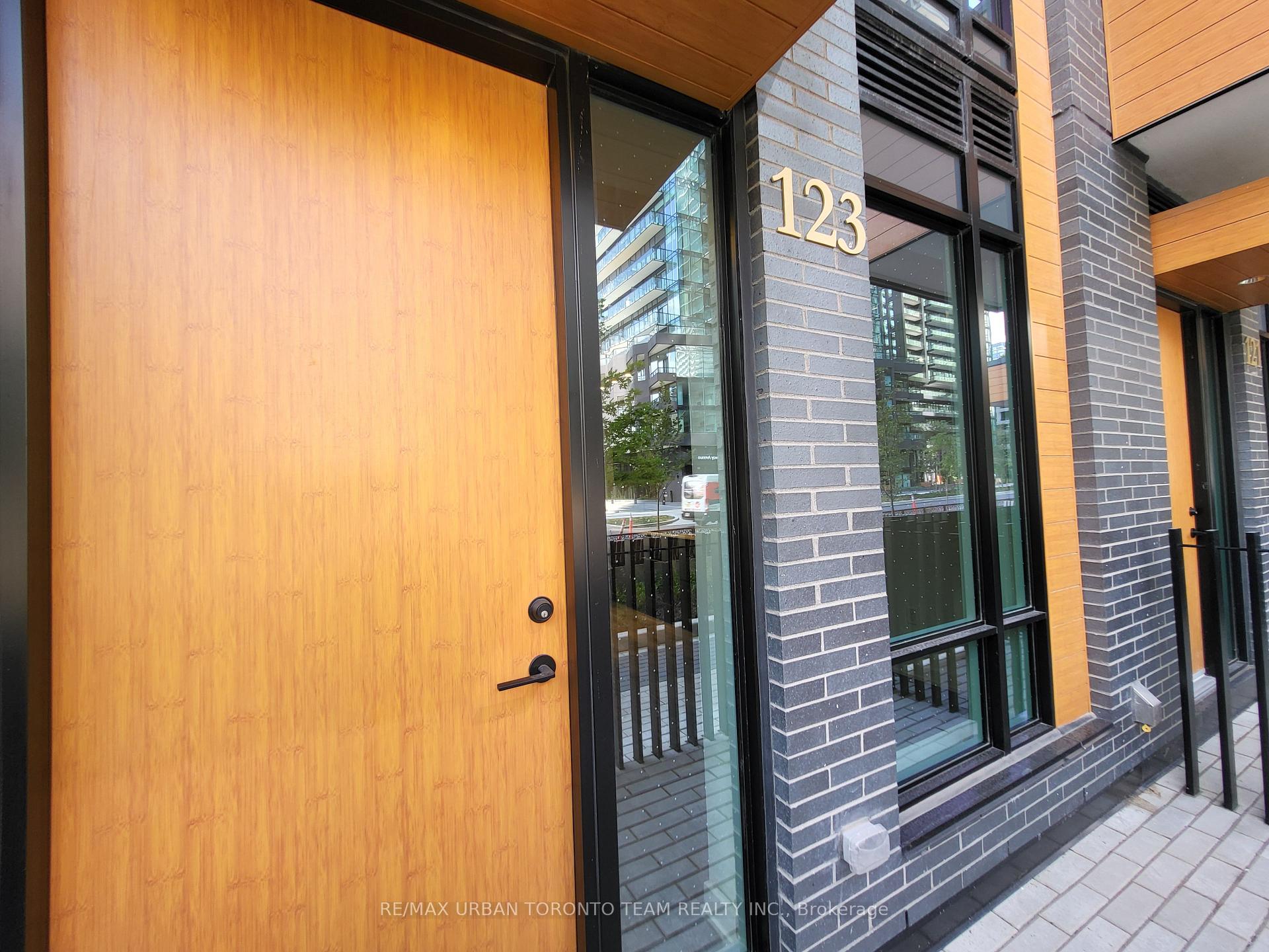 Photo 2 of Unit Th123, 117 broadway Avenue, Toronto, Mount Pleasant West — HOMEH