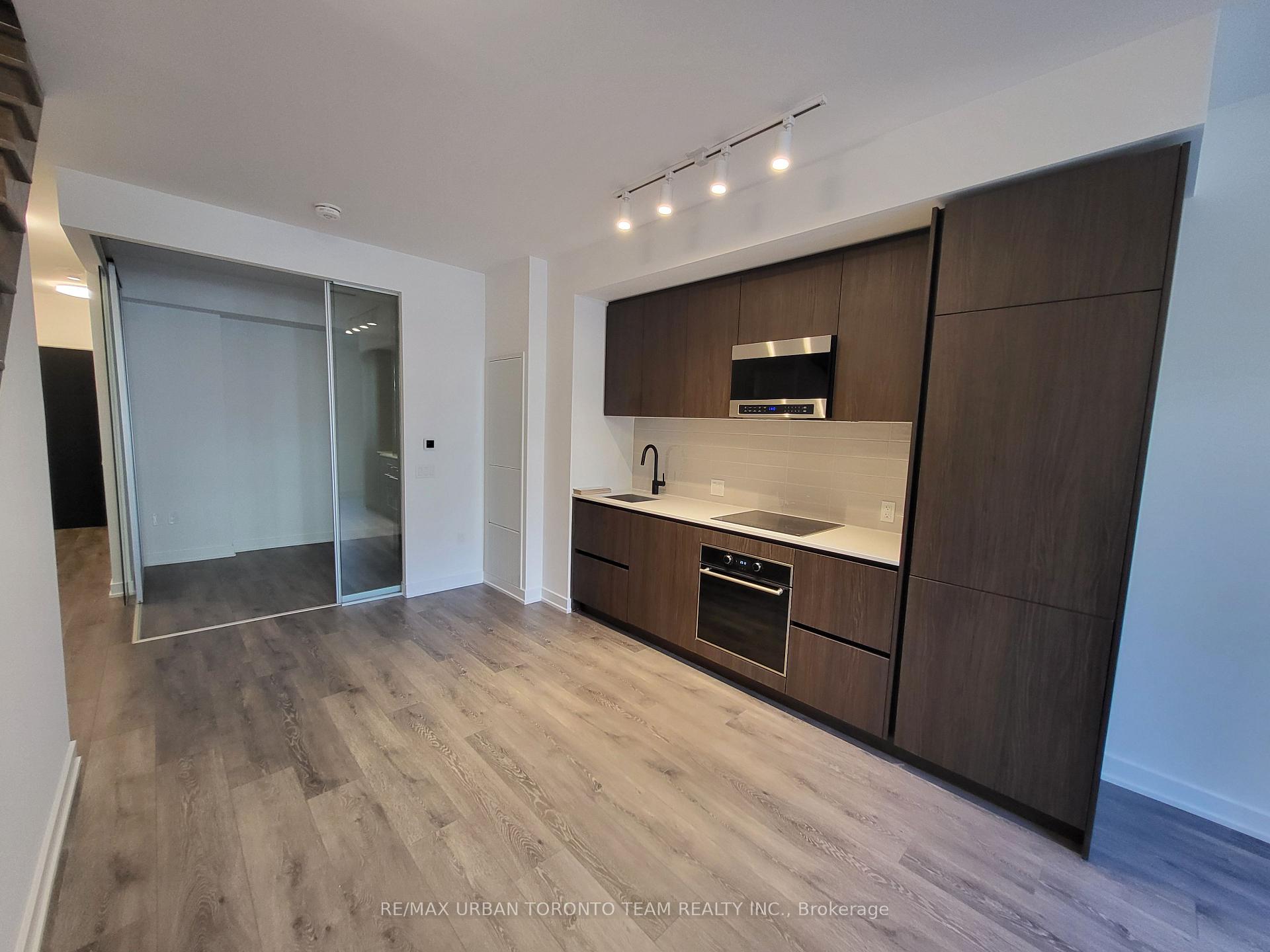 Photo 4 of Unit Th123, 117 broadway Avenue, Toronto, Mount Pleasant West — HOMEH