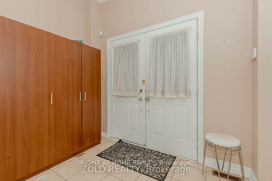 Photo 3 of 30 Tatra Crescent, Brampton, Bram West — HOMEH