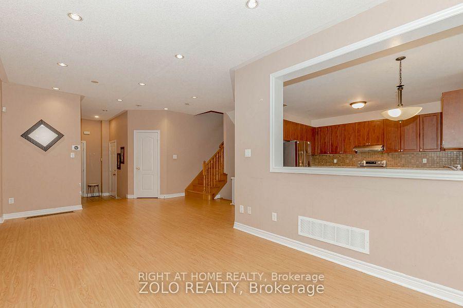 Photo 7 of 30 Tatra Crescent, Brampton, Bram West — HOMEH