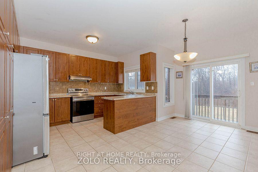 Photo 8 of 30 Tatra Crescent, Brampton, Bram West — HOMEH