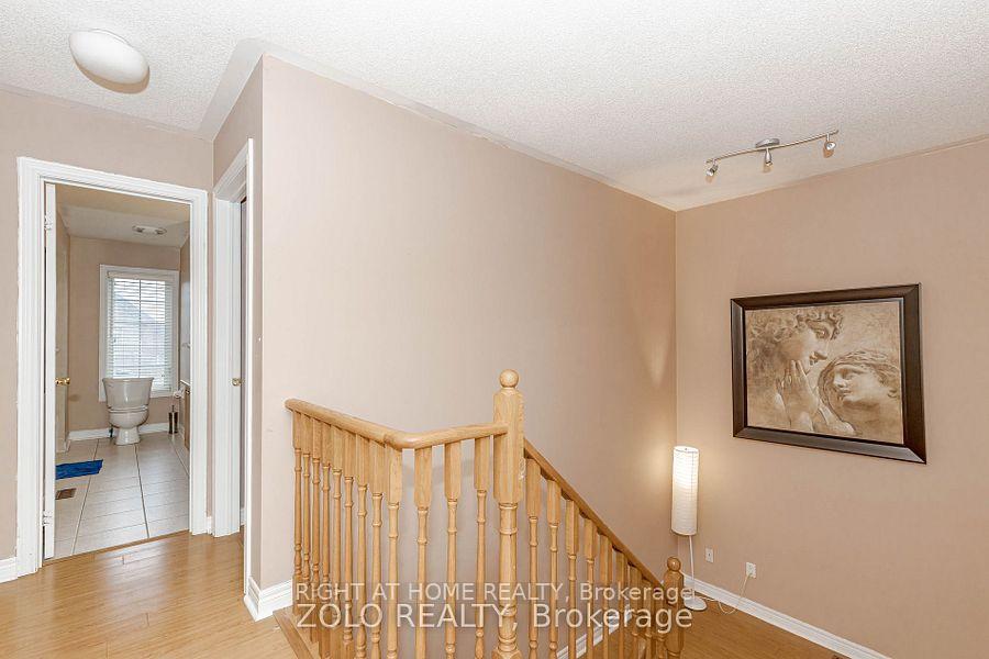Photo 11 of 30 Tatra Crescent, Brampton, Bram West — HOMEH