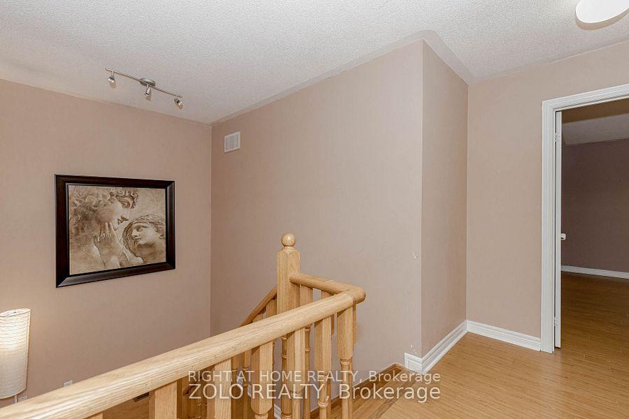 Photo 12 of 30 Tatra Crescent, Brampton, Bram West — HOMEH