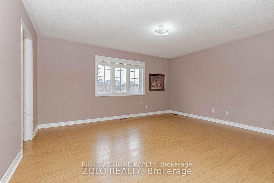 Photo 14 of 30 Tatra Crescent, Brampton, Bram West — HOMEH