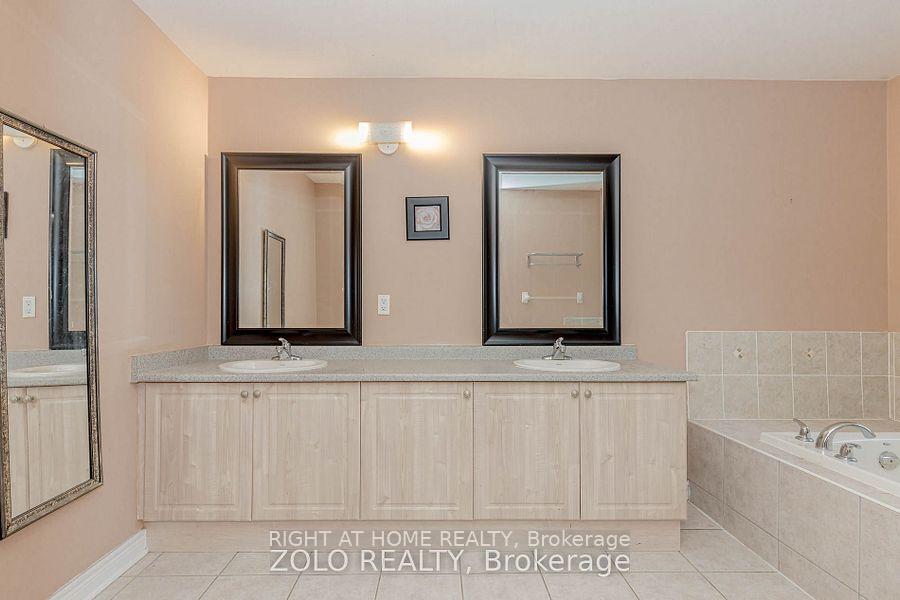 Photo 17 of 30 Tatra Crescent, Brampton, Bram West — HOMEH