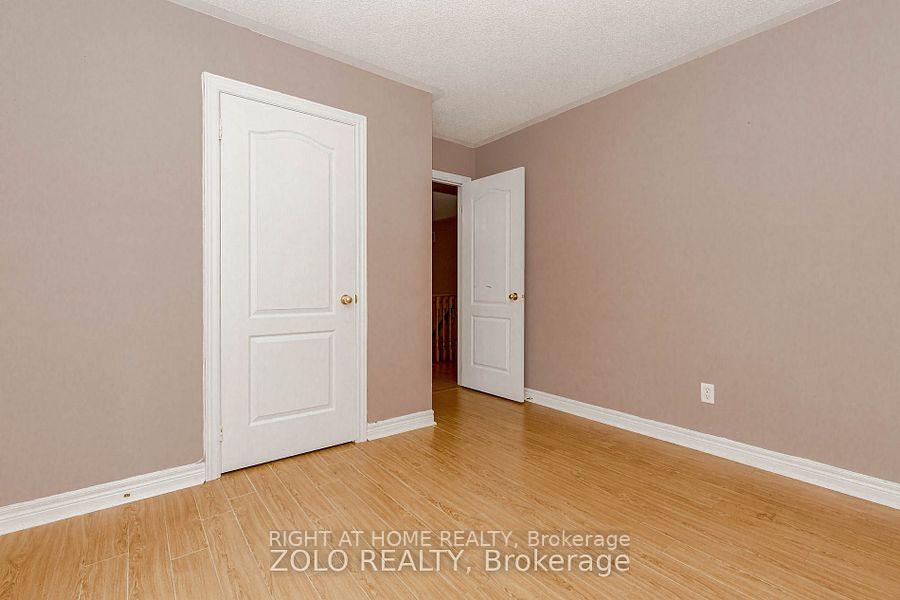 Photo 19 of 30 Tatra Crescent, Brampton, Bram West — HOMEH