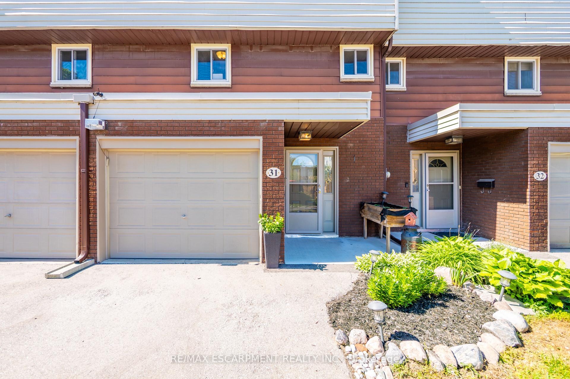 Photo 2 of Unit 31, 23 Watsons Lane, Hamilton, Dundas — HOMEH