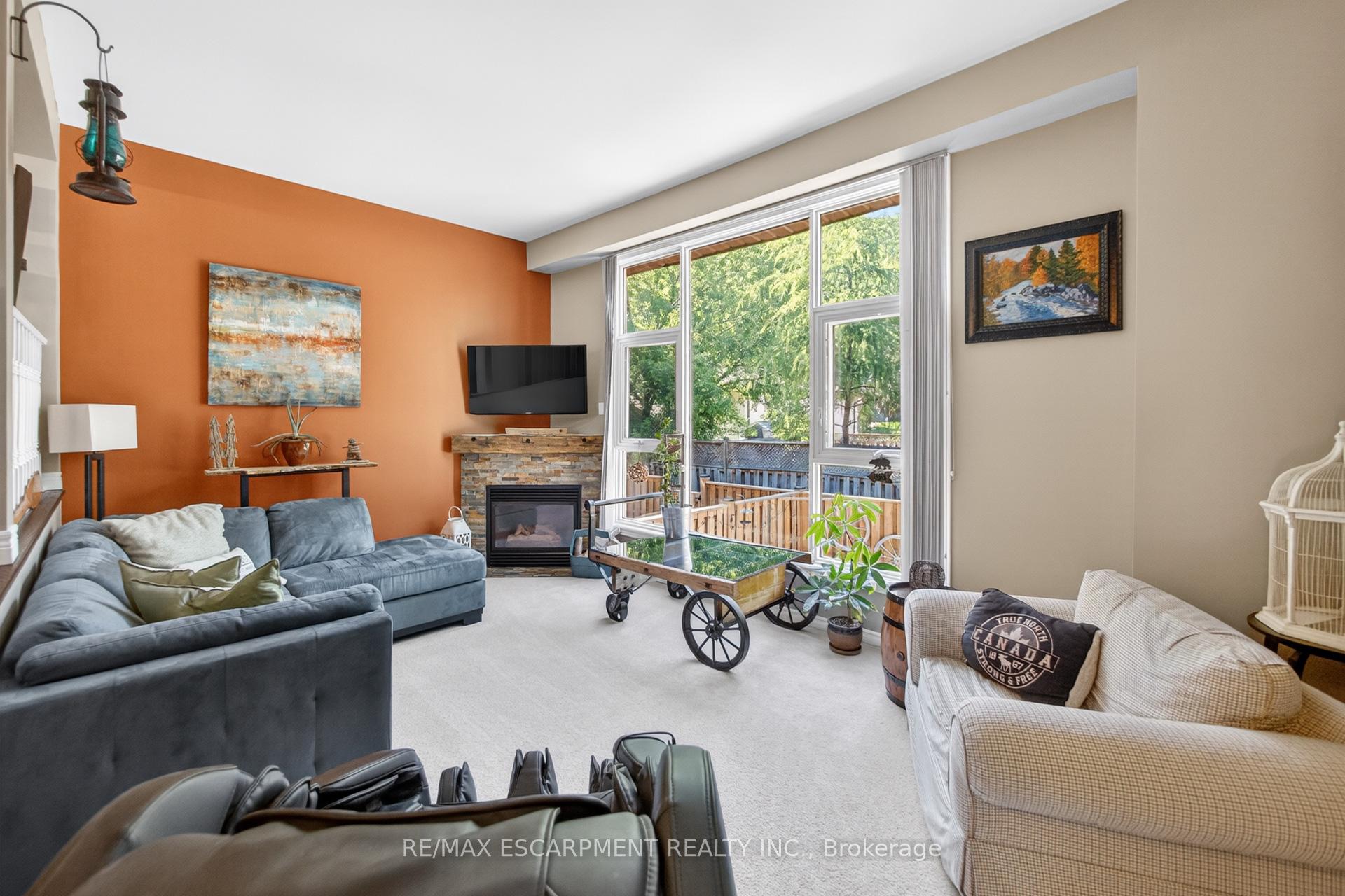 Photo 6 of Unit 31, 23 Watsons Lane, Hamilton, Dundas — HOMEH