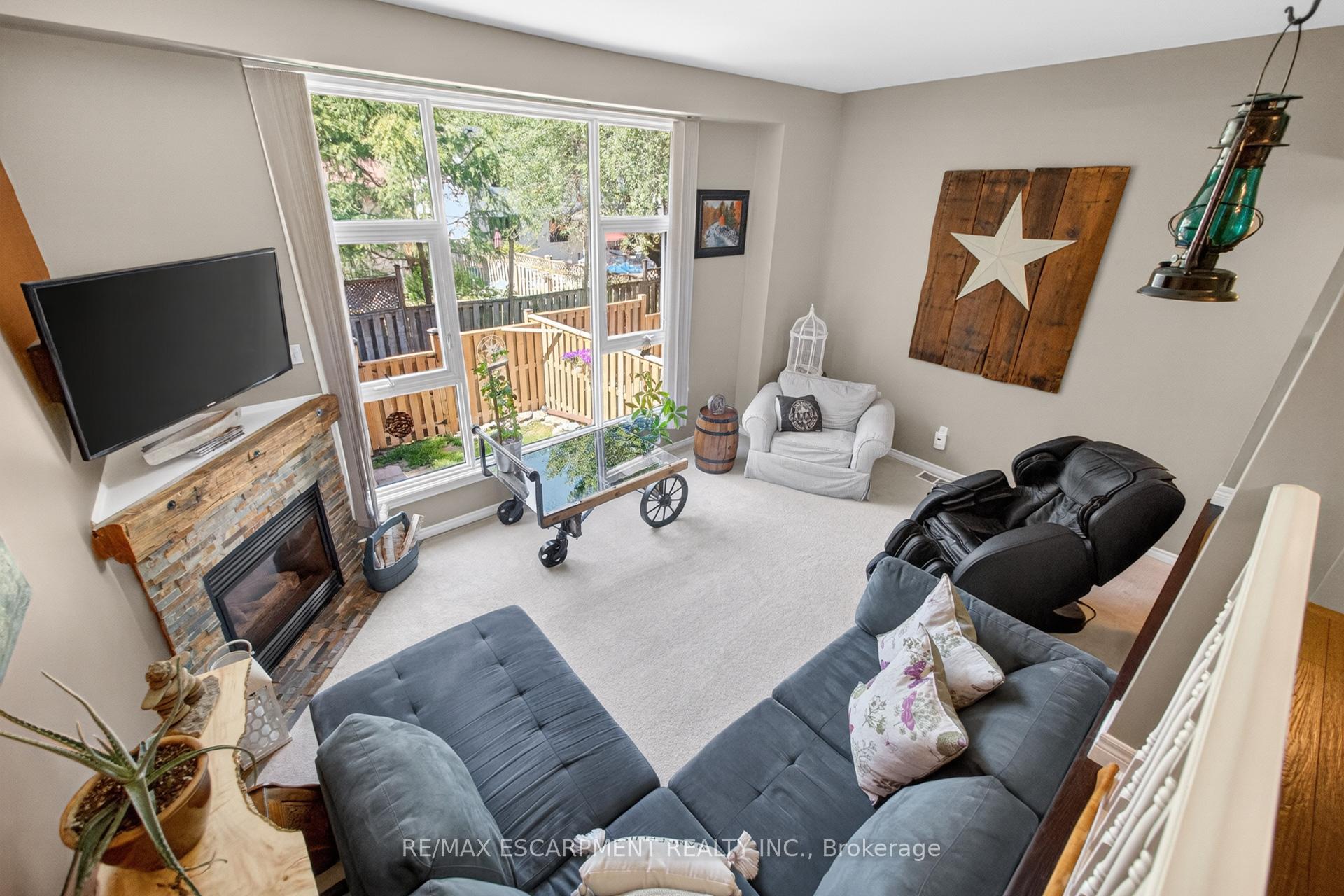 Photo 9 of Unit 31, 23 Watsons Lane, Hamilton, Dundas — HOMEH