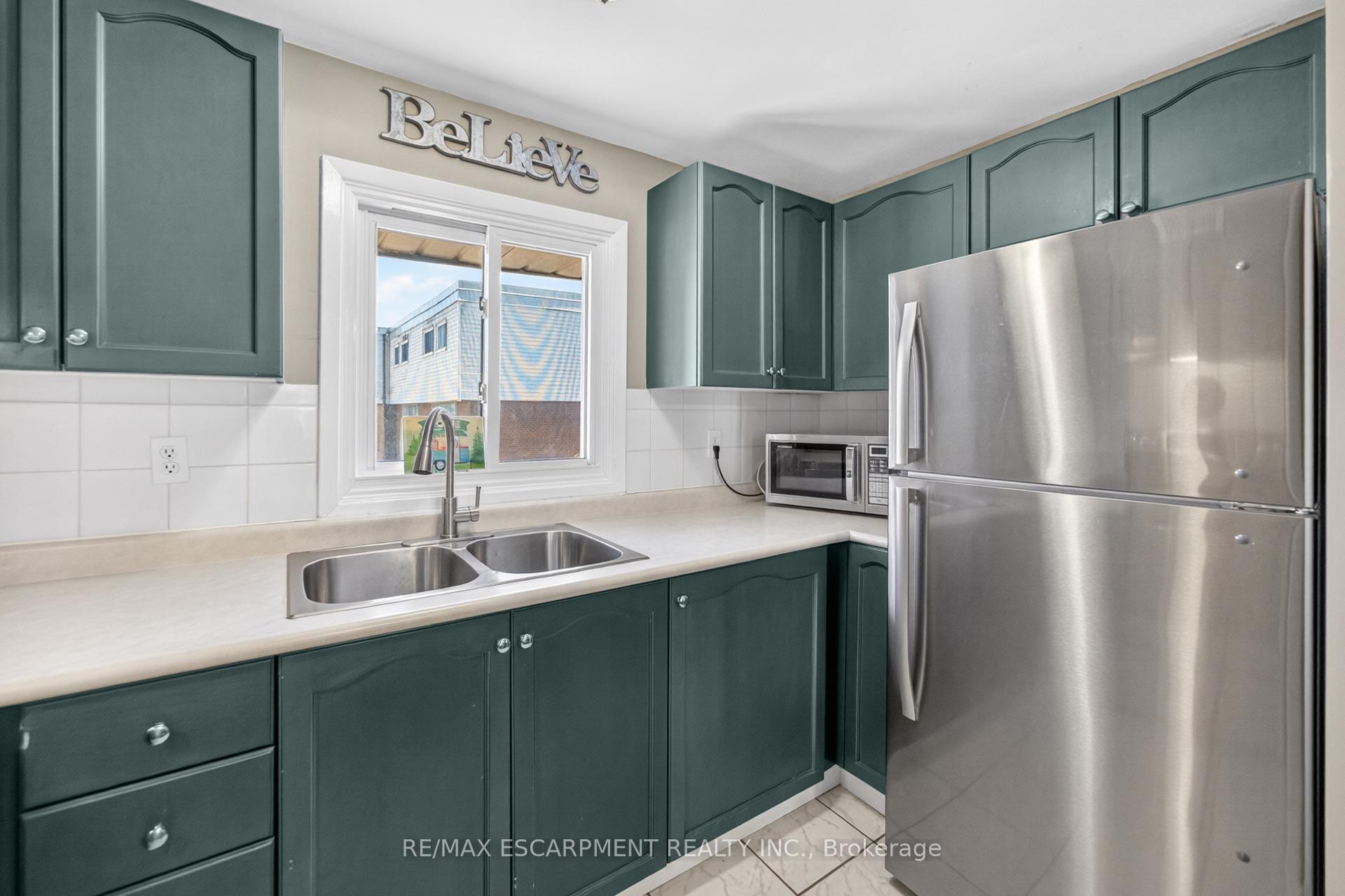 Photo 15 of Unit 31, 23 Watsons Lane, Hamilton, Dundas — HOMEH