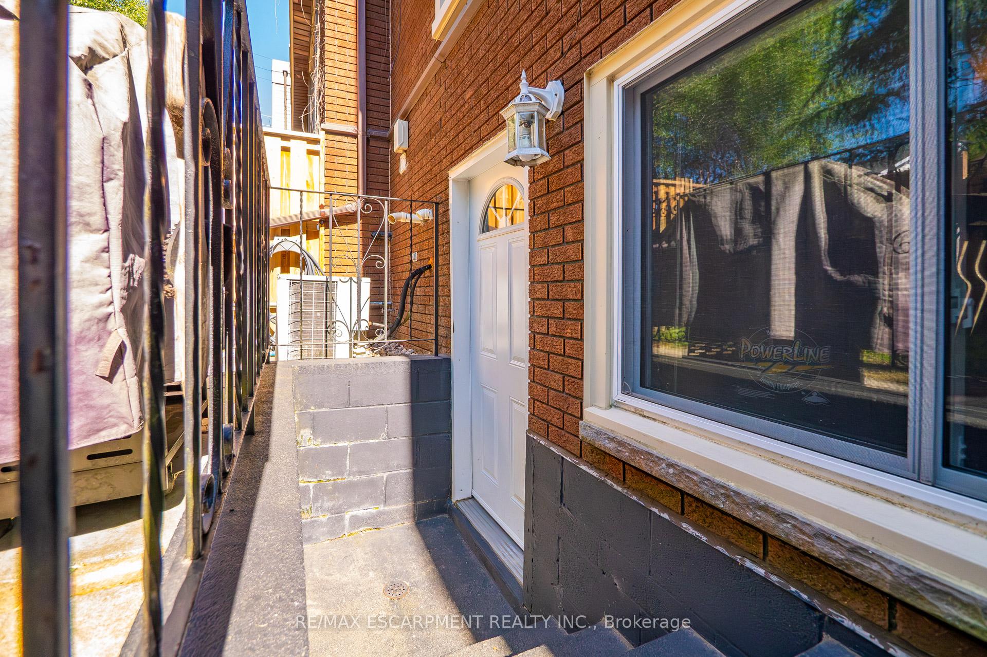 Photo 34 of Unit 31, 23 Watsons Lane, Hamilton, Dundas — HOMEH
