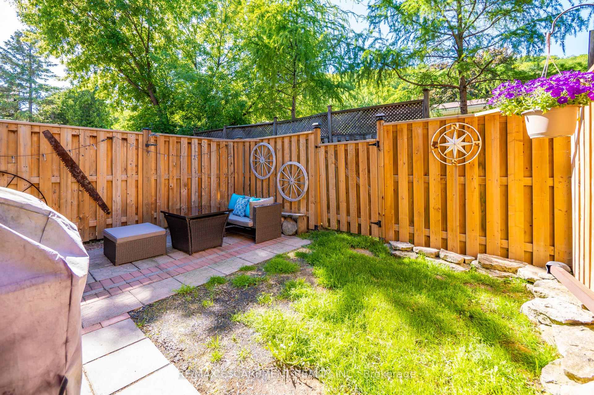 Photo 38 of Unit 31, 23 Watsons Lane, Hamilton, Dundas — HOMEH