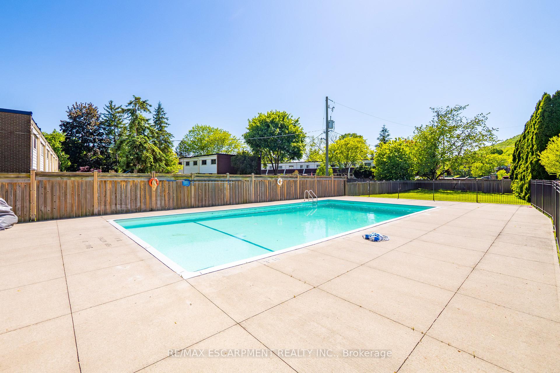 Photo 39 of Unit 31, 23 Watsons Lane, Hamilton, Dundas — HOMEH