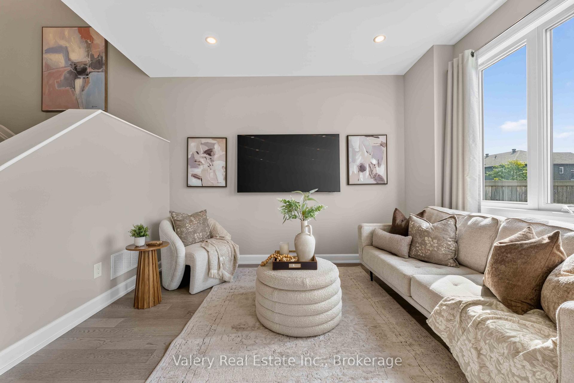 Photo 11 of 46 Gardenpost Terrace, Ottawa, Avalon West — HOMEH