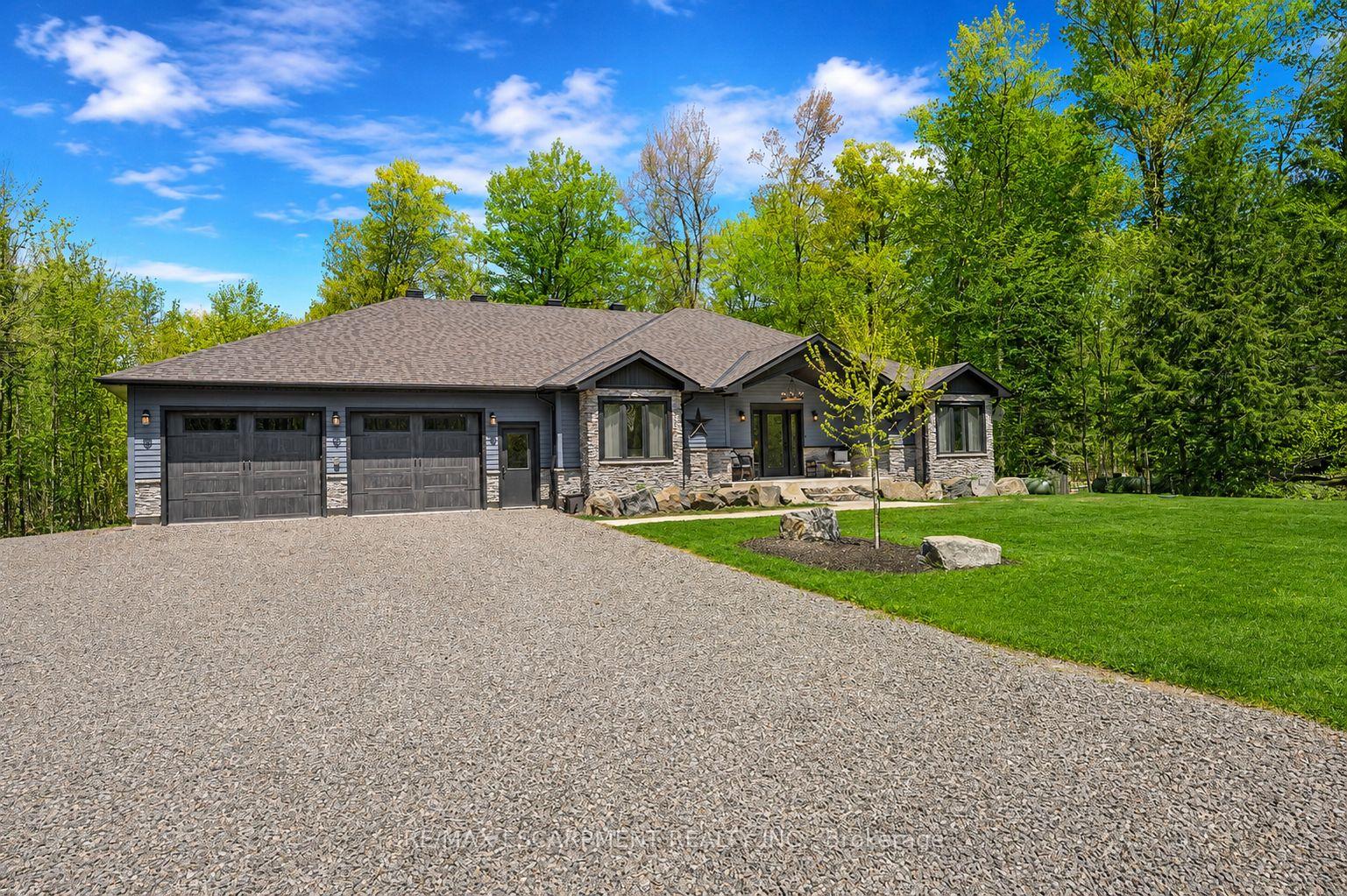 Photo 2 of 1068 Xavier Street, Gravenhurst, Morrison — HOMEH