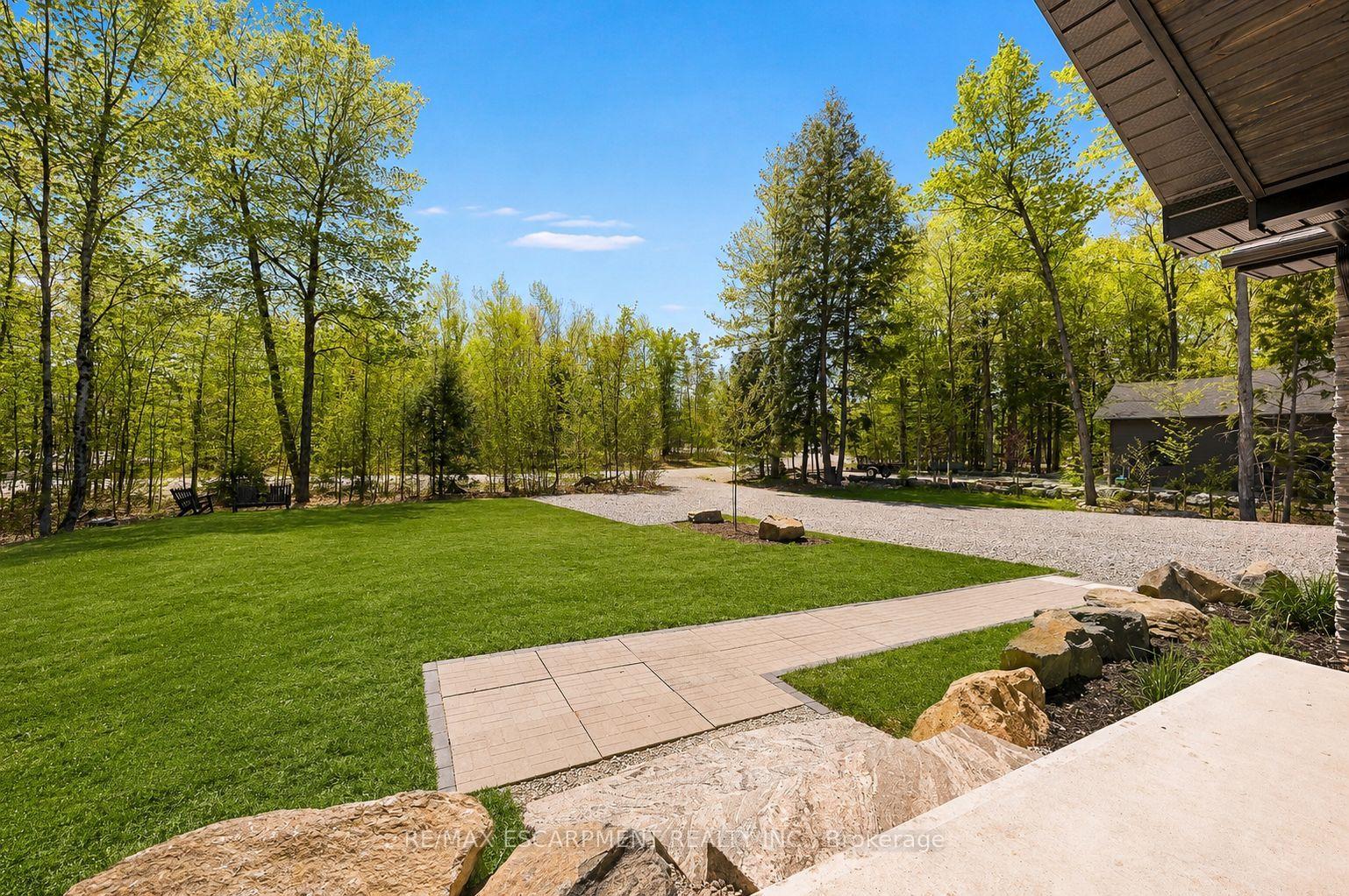 Photo 7 of 1068 Xavier Street, Gravenhurst, Morrison — HOMEH