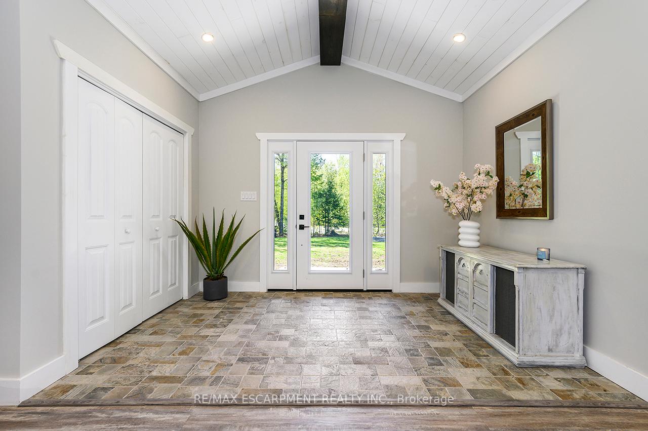 Photo 9 of 1068 Xavier Street, Gravenhurst, Morrison — HOMEH