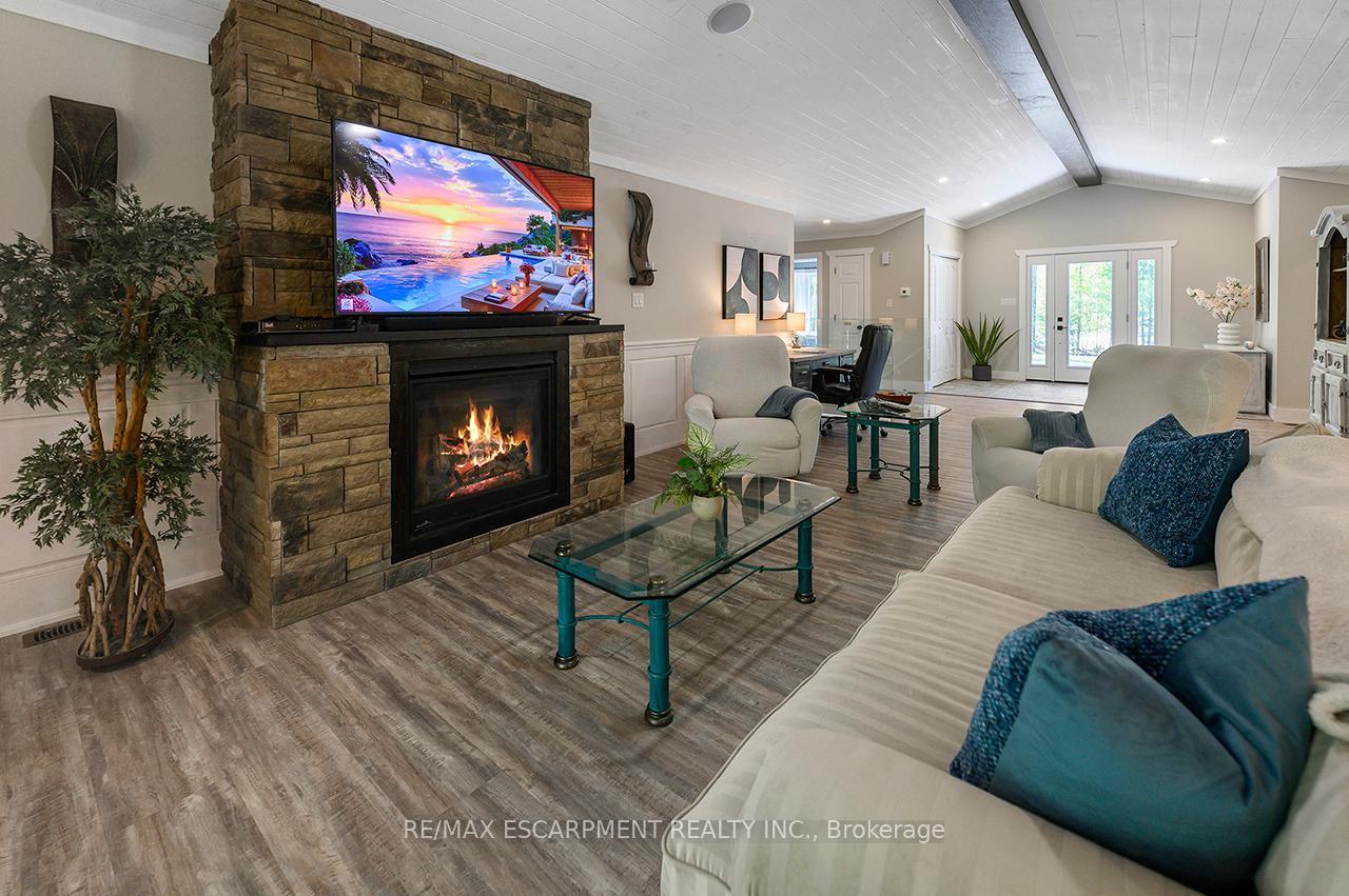 Photo 10 of 1068 Xavier Street, Gravenhurst, Morrison — HOMEH