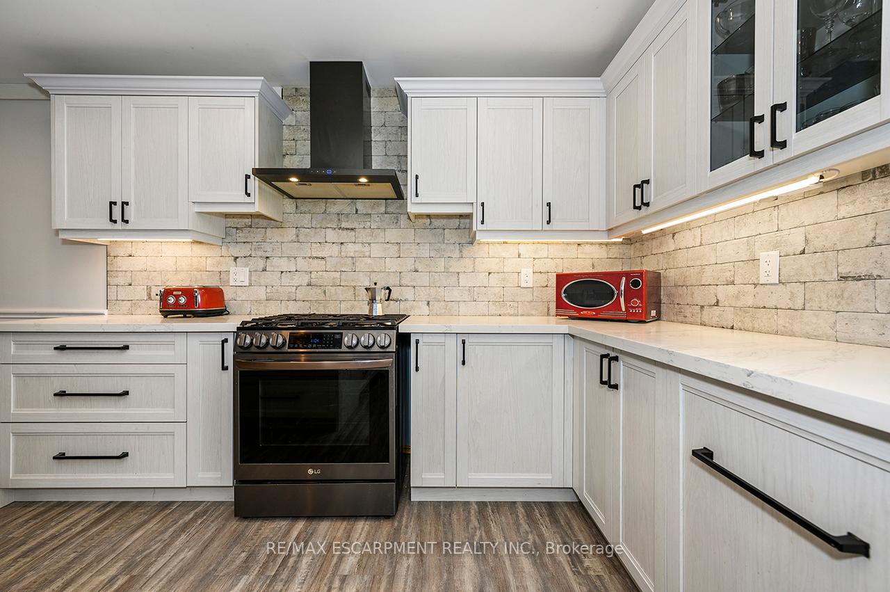 Photo 13 of 1068 Xavier Street, Gravenhurst, Morrison — HOMEH