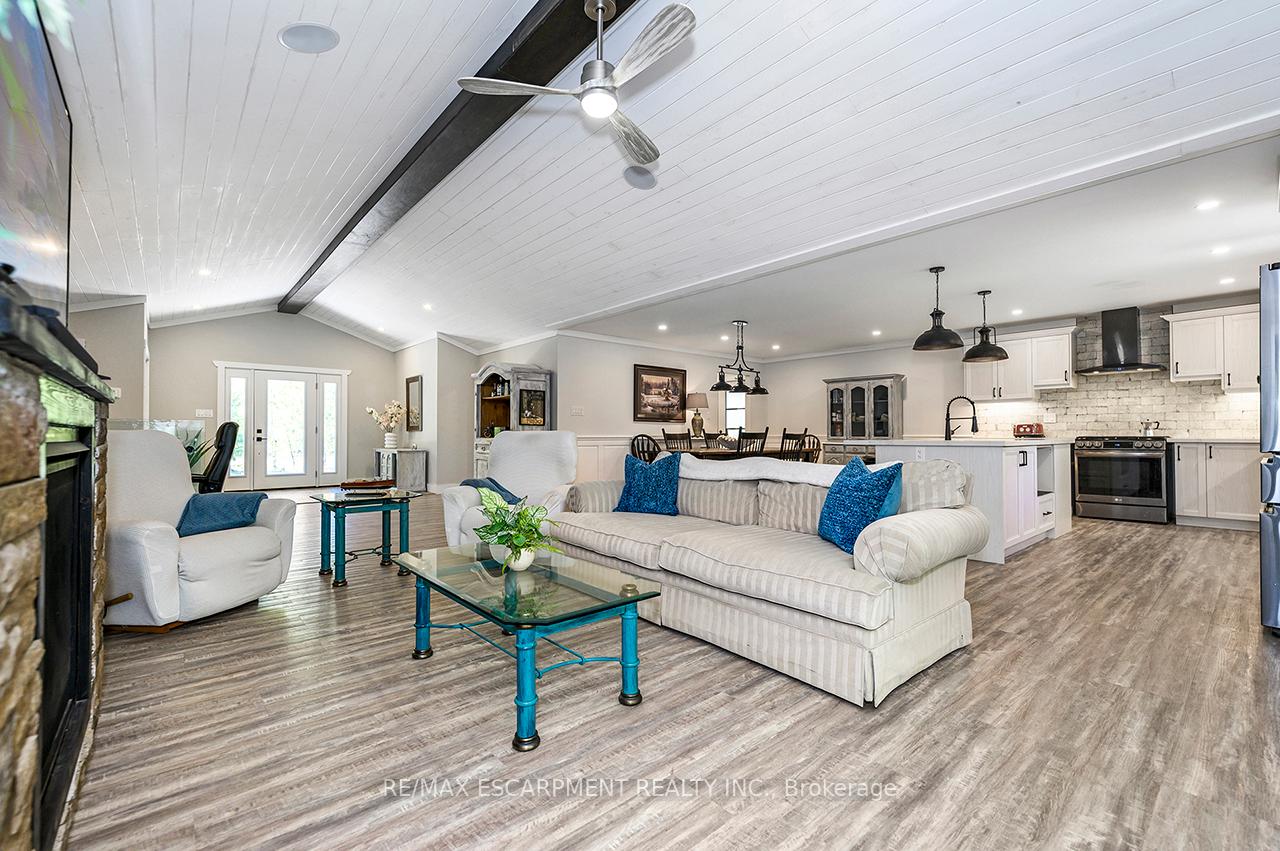 Photo 17 of 1068 Xavier Street, Gravenhurst, Morrison — HOMEH