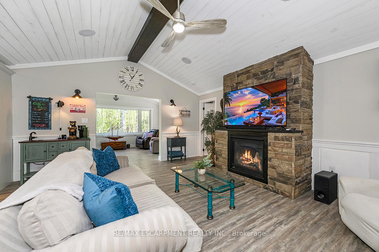 Photo 18 of 1068 Xavier Street, Gravenhurst, Morrison — HOMEH