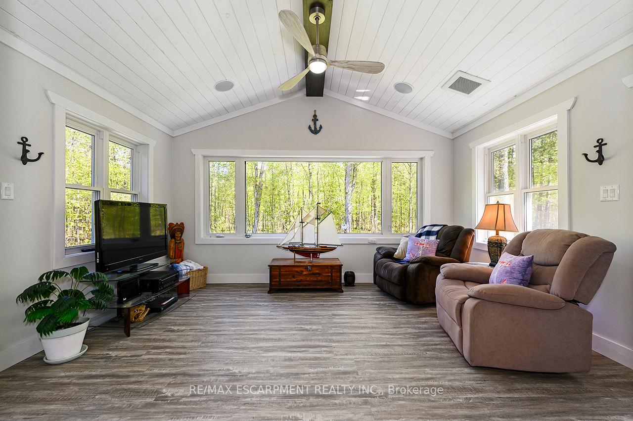 Photo 19 of 1068 Xavier Street, Gravenhurst, Morrison — HOMEH